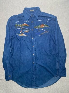 Ruff Hewn Vintage Blue Denim Embroidered Scenic Fishing Shirt Size Small